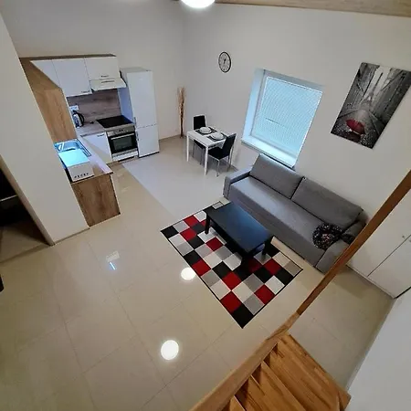 Ellen's - Air Conditioning, Free Parking *